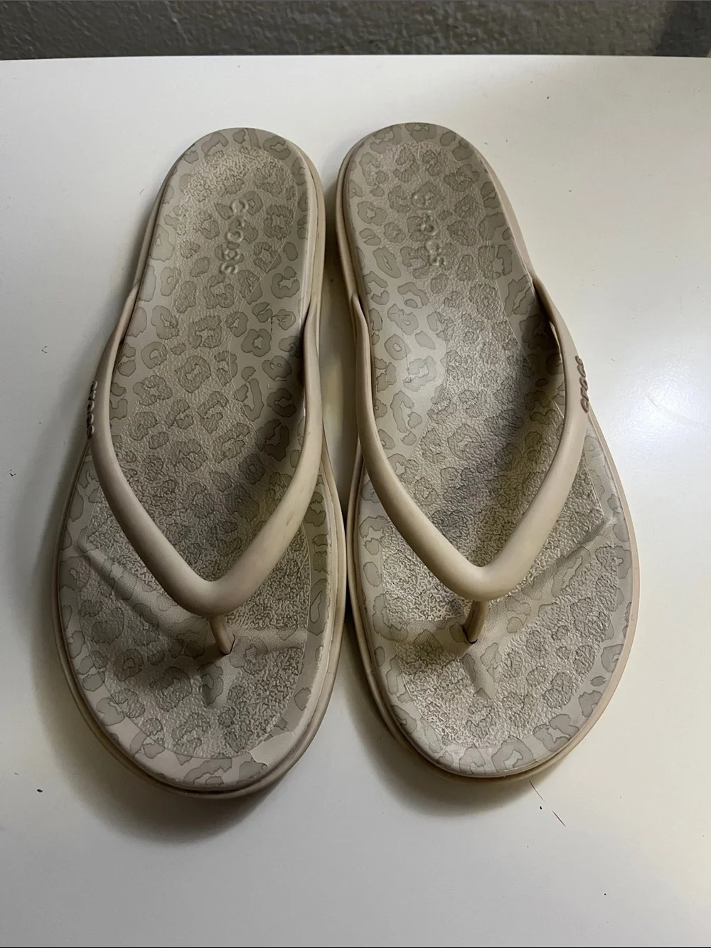 CROCS Beige Leopard-Print Flip Sandals